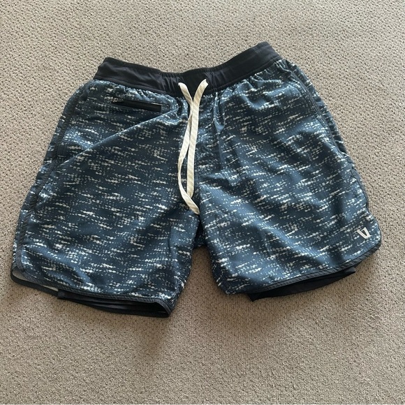 Vuori Other - VUORI Men's Blue Patterned Shorts Small